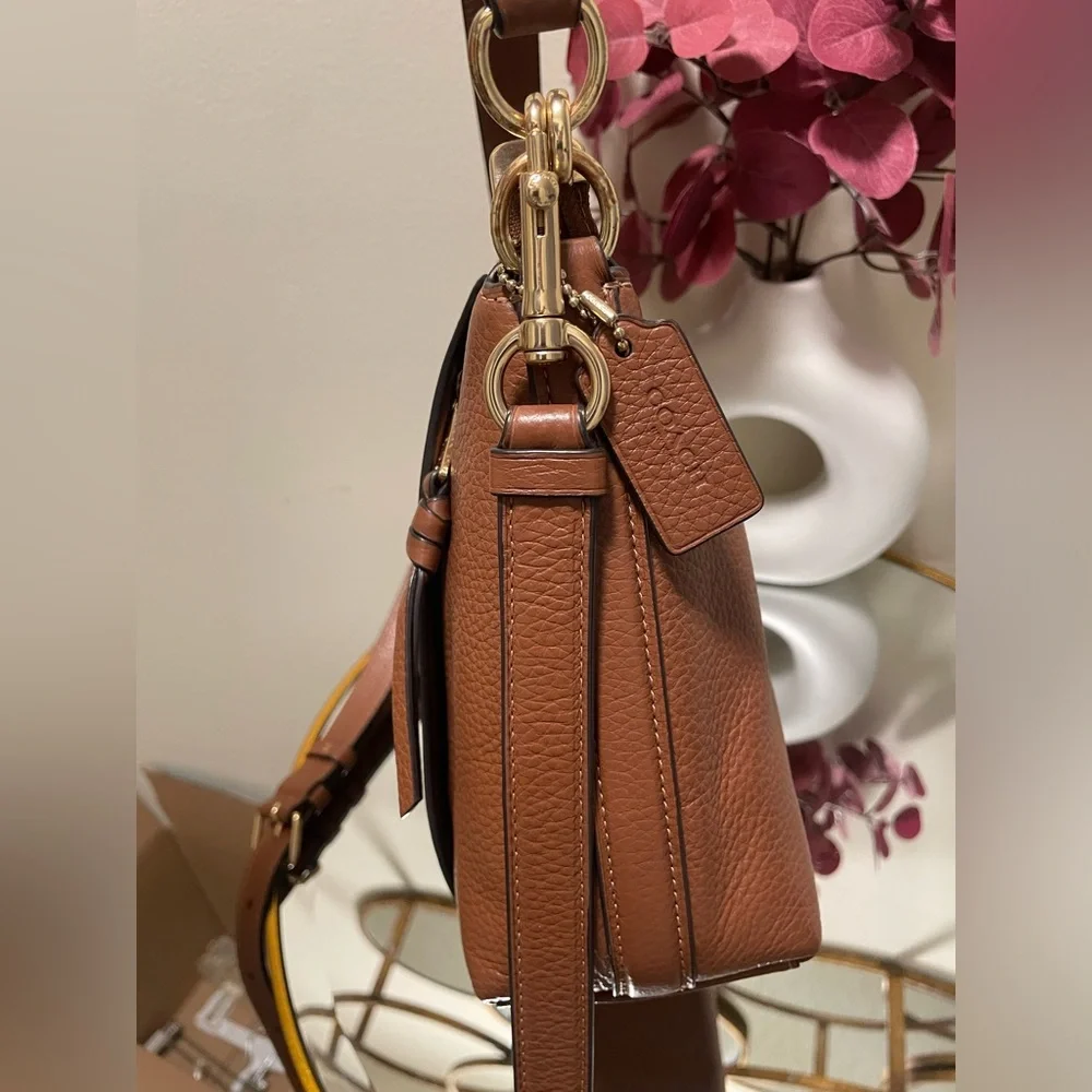 Like New Coach Genuine Leather medium size convertible bag shoulder brown cognac - Picture 5 of 13